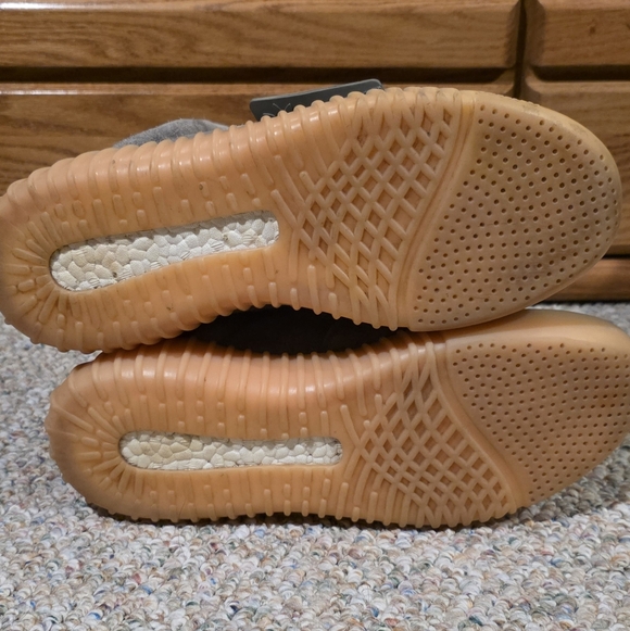 Adidas Yeezy Boost 750 'Grey Gum' BB1840 Size 10 - Picture 4 of 7